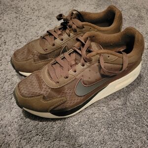 Nike Women's Brown Sneakers Size 7.5